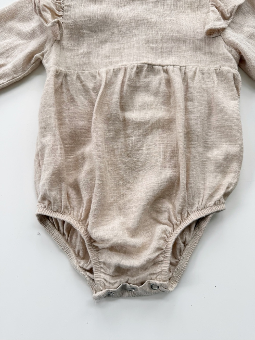 Babe Basics Linen Ruffle Romper 6-12M - Picture 4 of 7